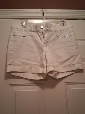Women's WHBM White Embellished Pockets Shorts